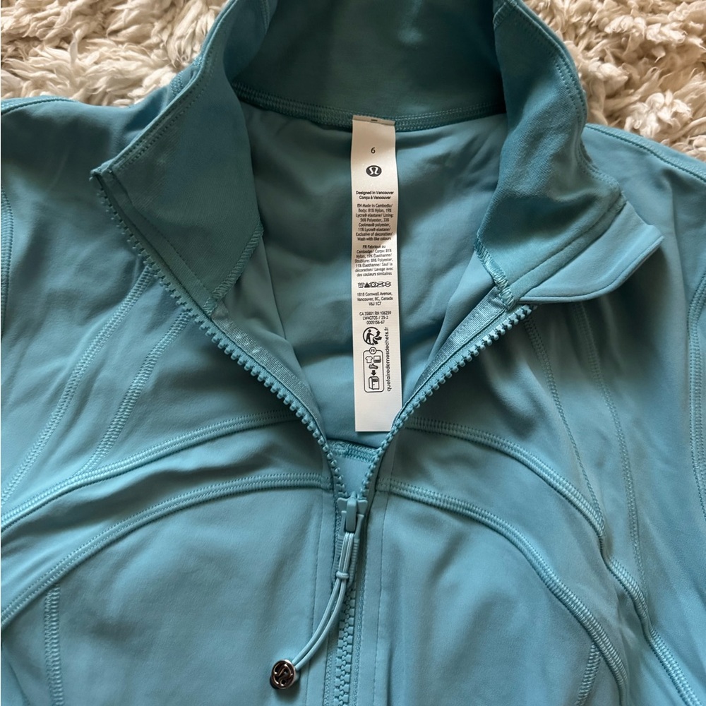 Washed Blue Define Jacket *Nulu 🩵 - Picture 5 of 9